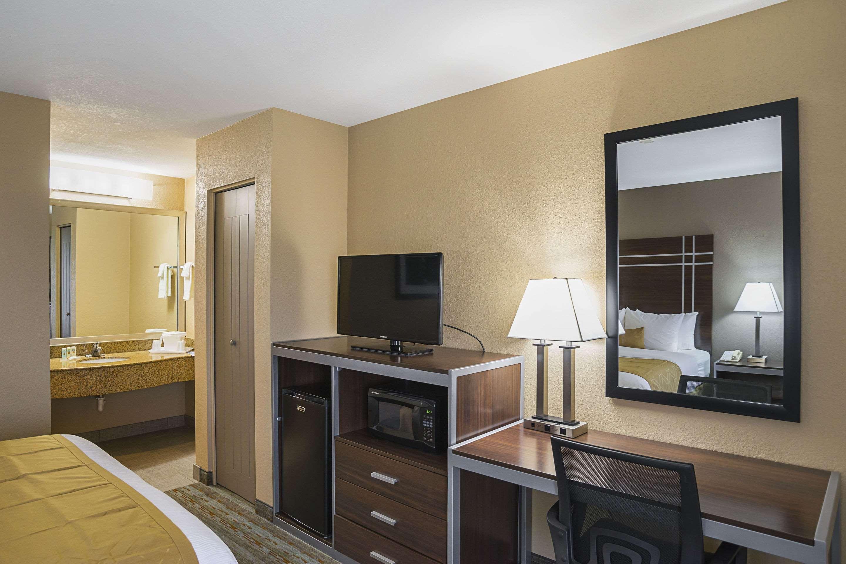Quality Inn Phoenix North I-17 Экстерьер фото
