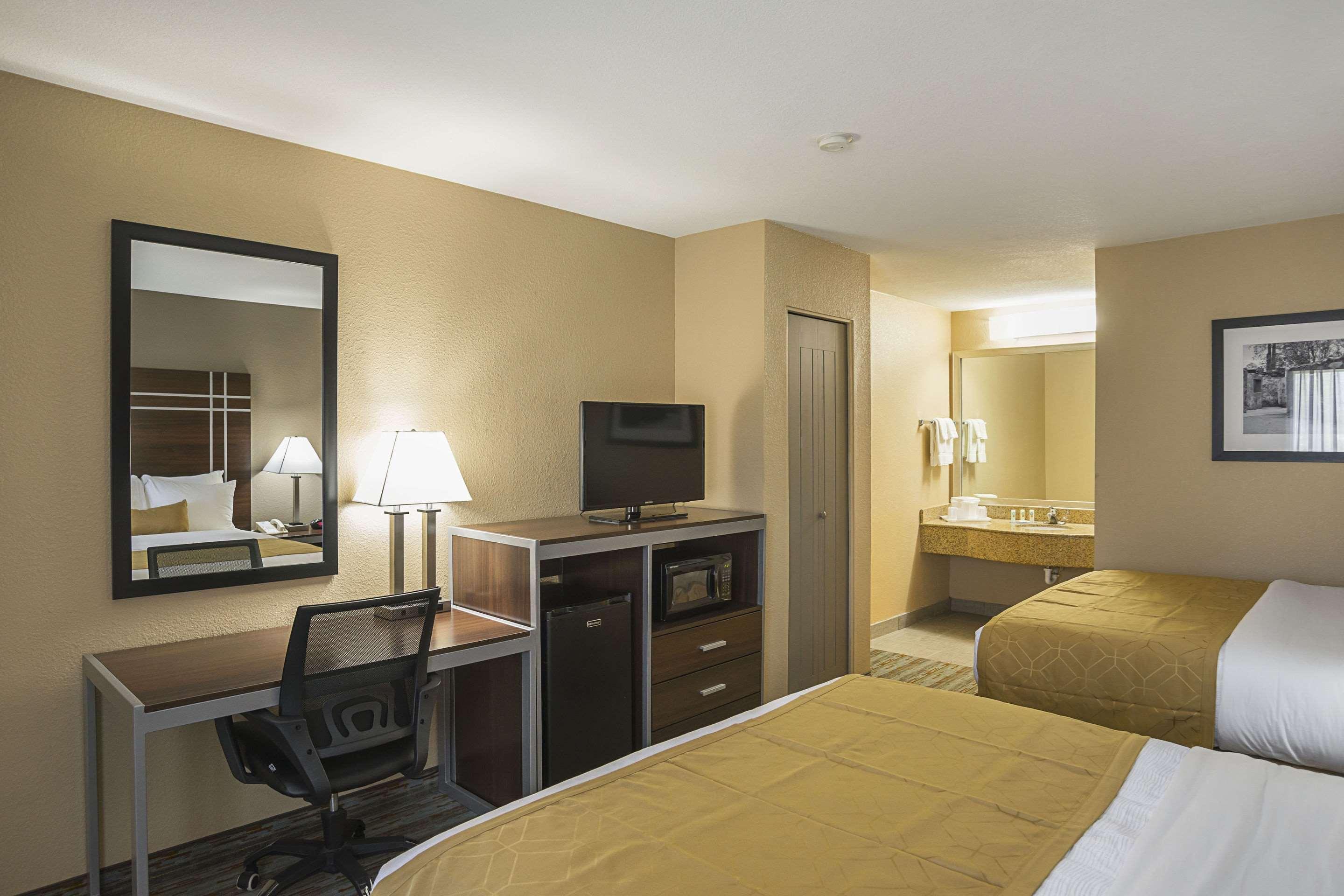 Quality Inn Phoenix North I-17 Экстерьер фото