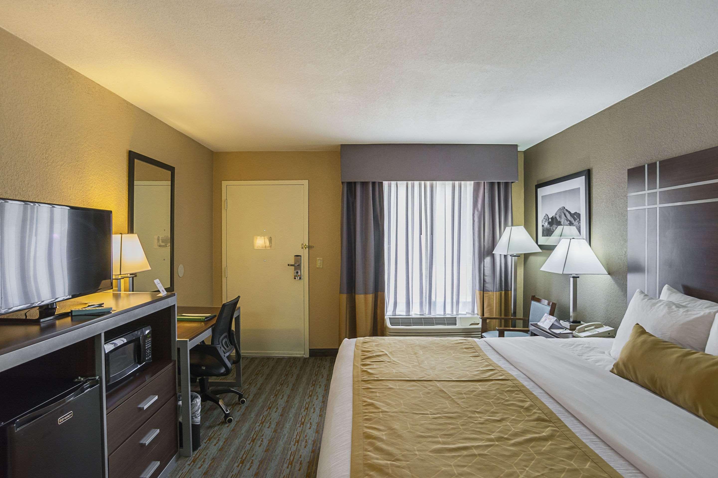 Quality Inn Phoenix North I-17 Экстерьер фото