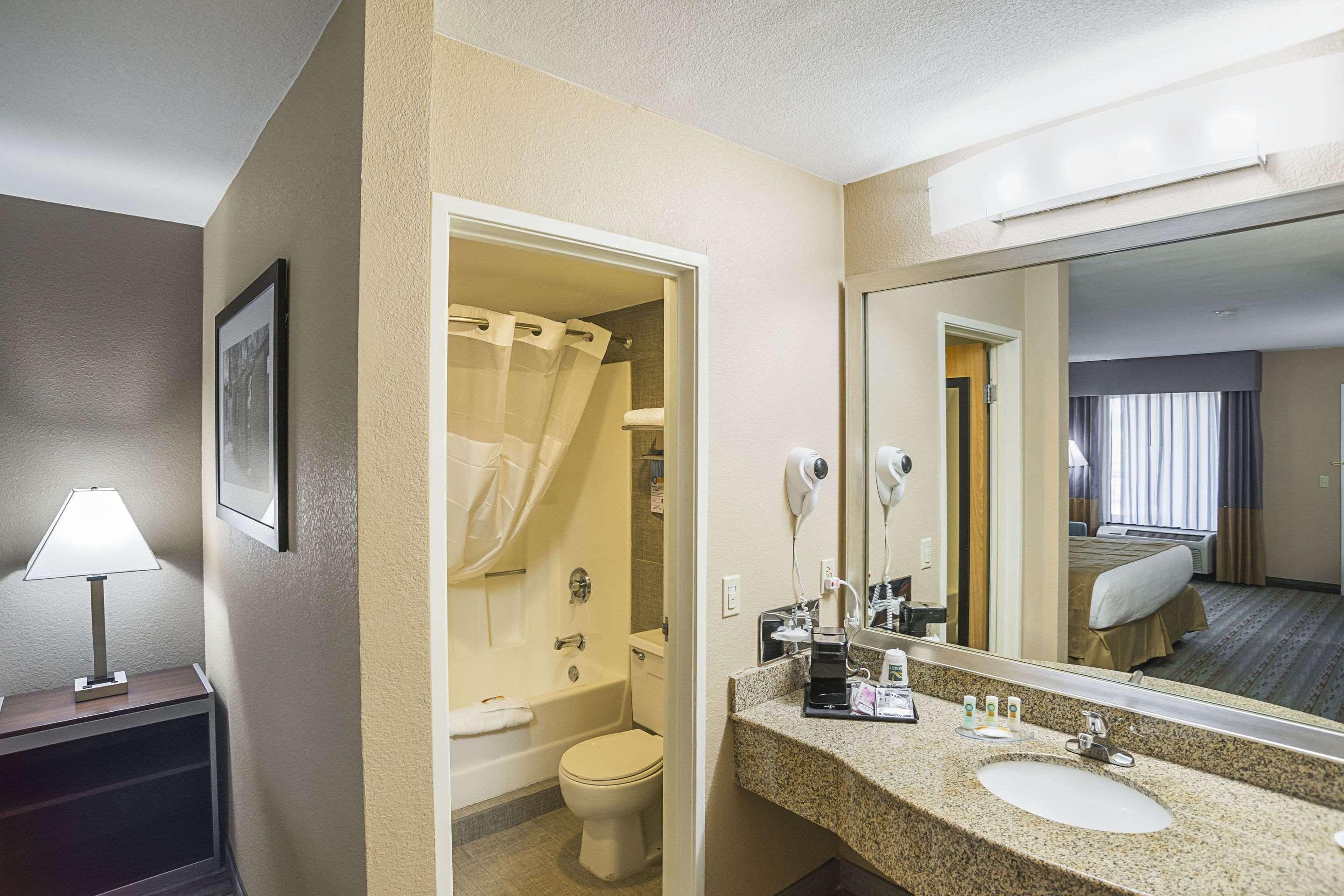 Quality Inn Phoenix North I-17 Экстерьер фото
