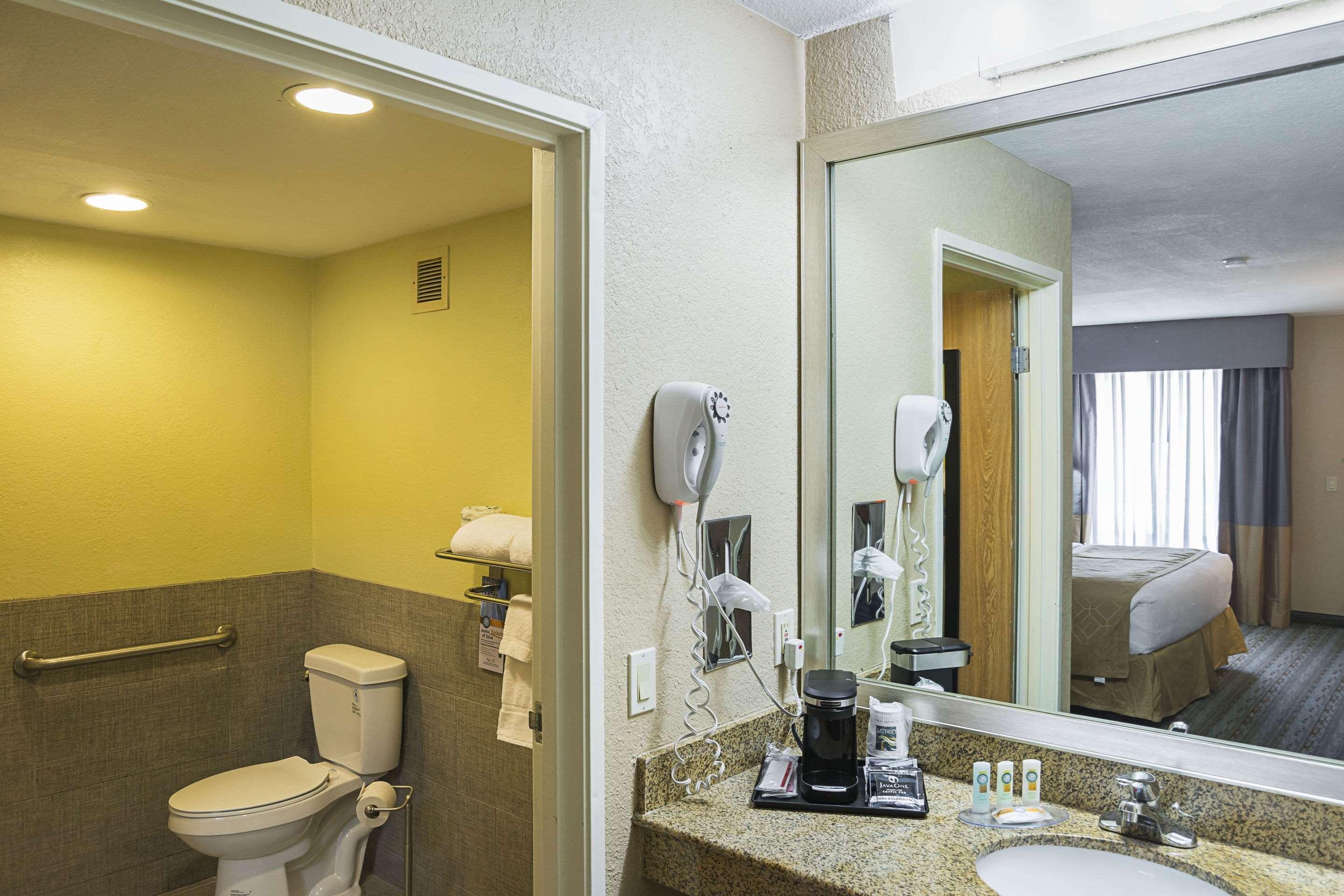 Quality Inn Phoenix North I-17 Экстерьер фото